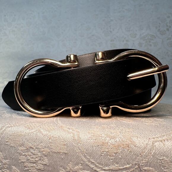 LP Blue Linea Pelle Black Faux Leather Belt Gold Buckle Size Small 40.5 inch - Picture 2 of 7